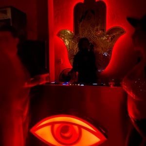 Meet your Posher, Nilaz